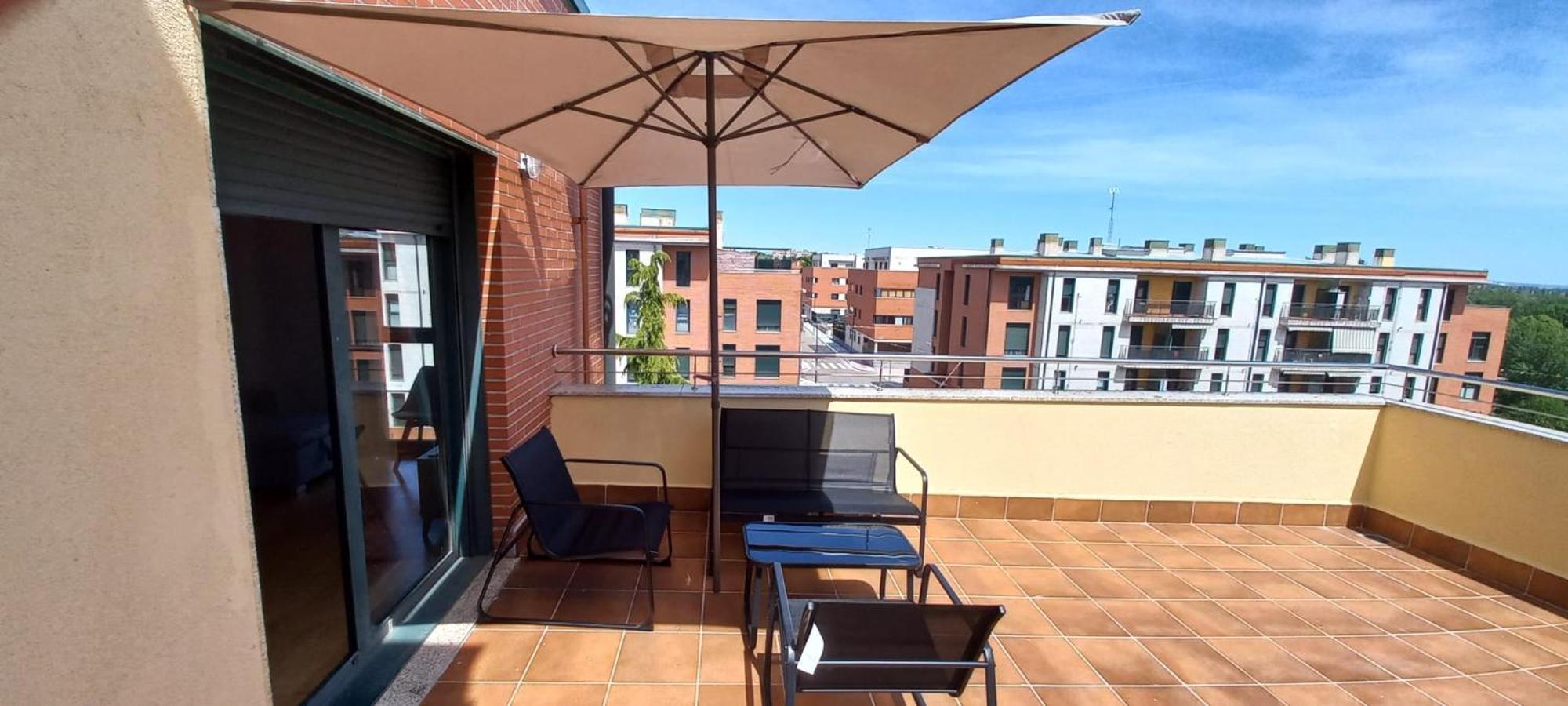 Apartamento Con 2 Dormitorios, Garaje Y Terraza Junto A Вальядолід Екстер'єр фото